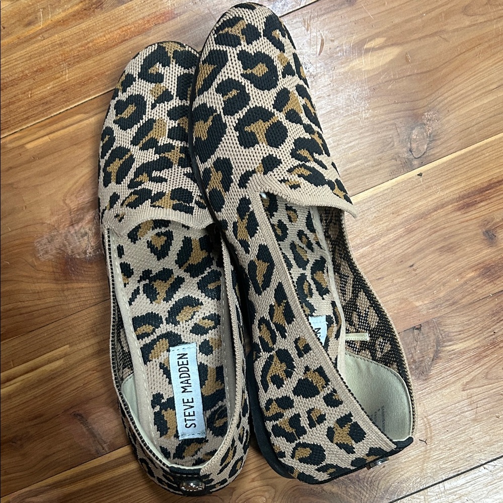 Steve Madden Tan and Black Leopard Flats